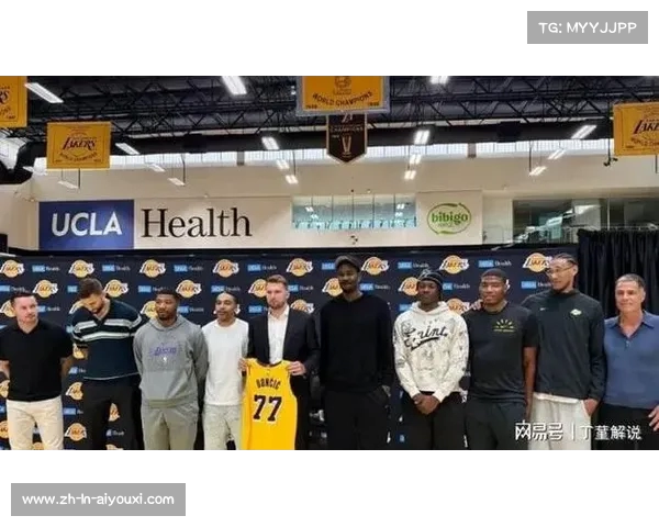 J-Hope现身观战湖人勇士大战 东契奇亲自赠送球鞋感动全场